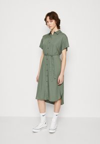 Vero Moda - VMBUMPY SS CALF  - Blousejurk - laurel wreath Miniatuurafbeelding 1