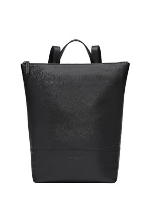 Schwarzer Leder-Rucksack mit strukturierten Oberflächen, ausgestattet mit zwei Schultergurten und einem Oberhandgriff. Einfaches Design, mit Reißverschluss. 
