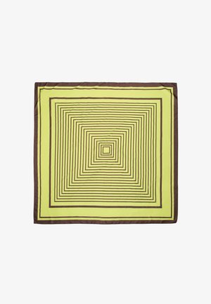 Żółty kwadratowy szal z koncentrycznymi, nieregularnymi brązowymi liniami kwadratowymi tworzącymi geometryczny wzór i jednolitym brązowym obramowaniem.