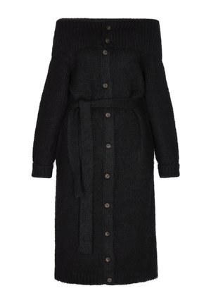 Černé pletené šaty s odhalenými rameny, dlouhými rukávy, zapínáním na knoflíky vpředu, páskem v pase a strukturovaným povrchem.