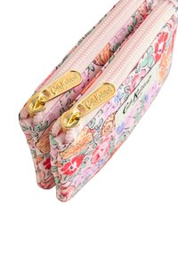 Ej vald, waters ditsy