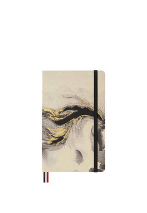 Quaderno con copertina color crema con design di un cavallo fluente in nero e oro, fissato con un elastico nero e due segnalibri a nastro.