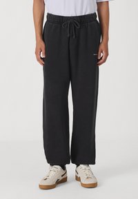 Abercrombie & Fitch TIMELESS GLOBAL TREND LOGO RELAXED - Träningsbyxor - black
