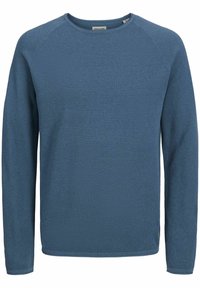 Herr långtärmad tröja med rund hals i strukturerad blå stickad tyg, rak nederkant och raglanärmar.