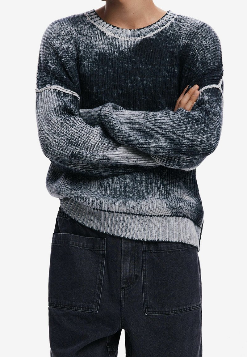Desigual Sweter