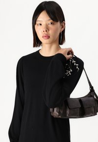 Object OBJTHESS EMBROIDERY DRESS - Abito in maglia - black