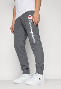 Champion ICONS CUFF PANTS LARGE LOGO - Pantalones deportivos - dark grey