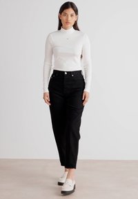 Tommy Jeans ESSENTIAL MOCK NECK - Longsleeve - white