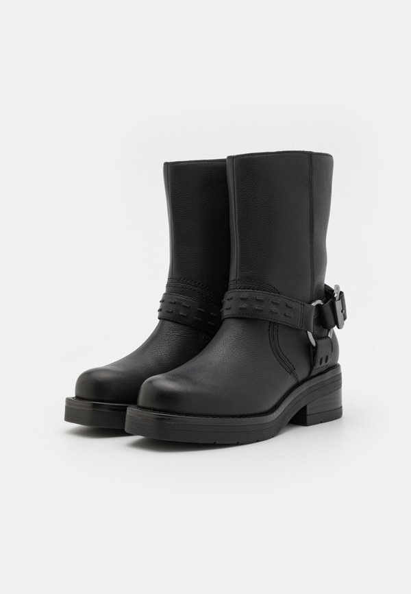 REBELLE UP - Platform boots3