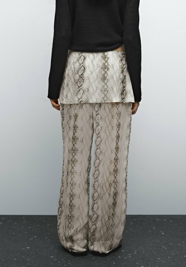 LIGHTWEIGHT FLOWING ANIMAL PRINT - Trousers - beige3