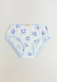 Chiloți pentru femei albi cu imprimeu cu flori mov, dantelă bleu deschis și o fundă mică galbenă în centrul taliei.