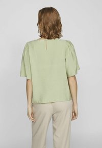 VILA MIT KURZEN  PUFFÄRMEL - Bluse - swamp