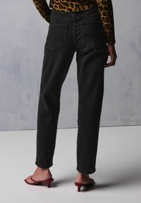 Next COMFORT STRETCH MOM TALL - REGULAR FIT - Straight leg jeans - washed black