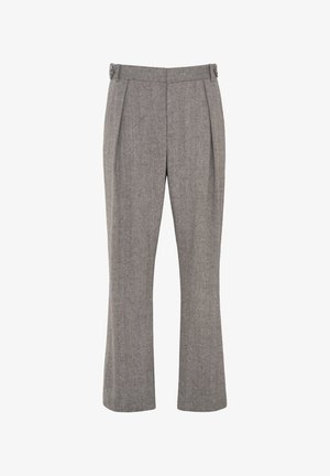 Pantalon gris taille haute à jambes droites avec plis à l'avant et pattes latérales ajustables sur fond blanc.