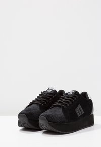 mtng Sneaker low - black