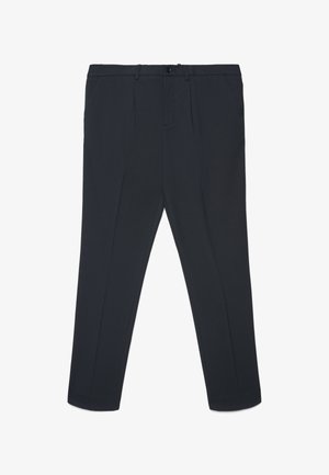 Pantaloni sartoriali blu navy con passanti per cintura, chiusura frontale con bottone, tasche laterali e pieghe, distesi su uno sfondo bianco.