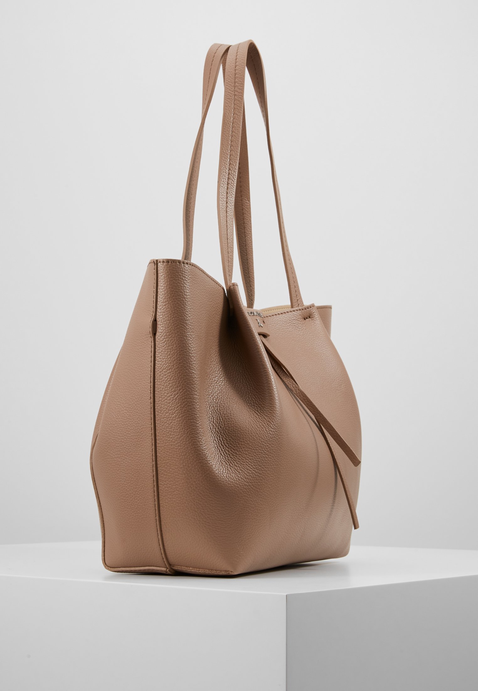 Patrizia Pepe Håndveske real taupe Zalando.no Patrizia Pepe Håndveske real taupe Zalando.no