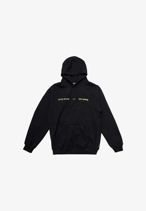 Felpa nera con cappuccio in cotone, dotata di tasca a marsupio frontale, cappuccio regolabile con coulisse e testo dorato: "MANY HEADS ONE GROUP" sul petto.