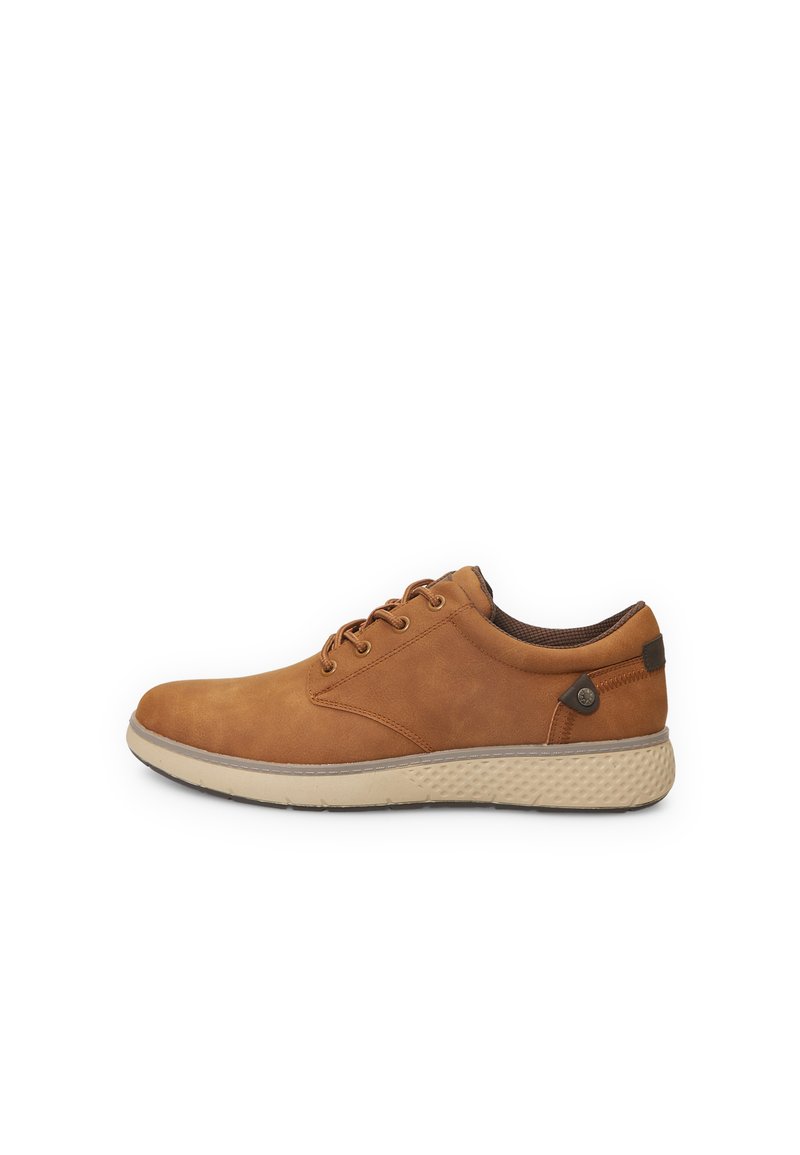 Braune Leder-Sneaker mit abgerundeter Zehenpartie, Schnürdesign und strukturiertem sandfarbenem Außensohle. Mit einem dezenten Logodetail an der Seite.