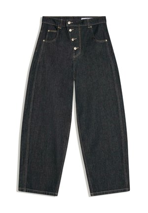 Zwart denim spijkerbroek met hoge taille en brede pijpen, voorzien van vier knopen aan de voorkant, voorzakken met klinknagels en contrasterende stiksels.