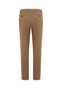 Braune Hosen aus einem glatten Stoff; verfügen über eine taillierte Passform, zwei Gesäßtaschen mit Knöpfen und ein sauberes, gerade geschnittenes Bein-Design.