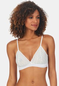 Biała biustonosz braletka z teksturowanym, wzorzystym wzorem, z trójkątnymi miseczkami, falbaniastymi brzegami i regulowanymi ramiączkami.