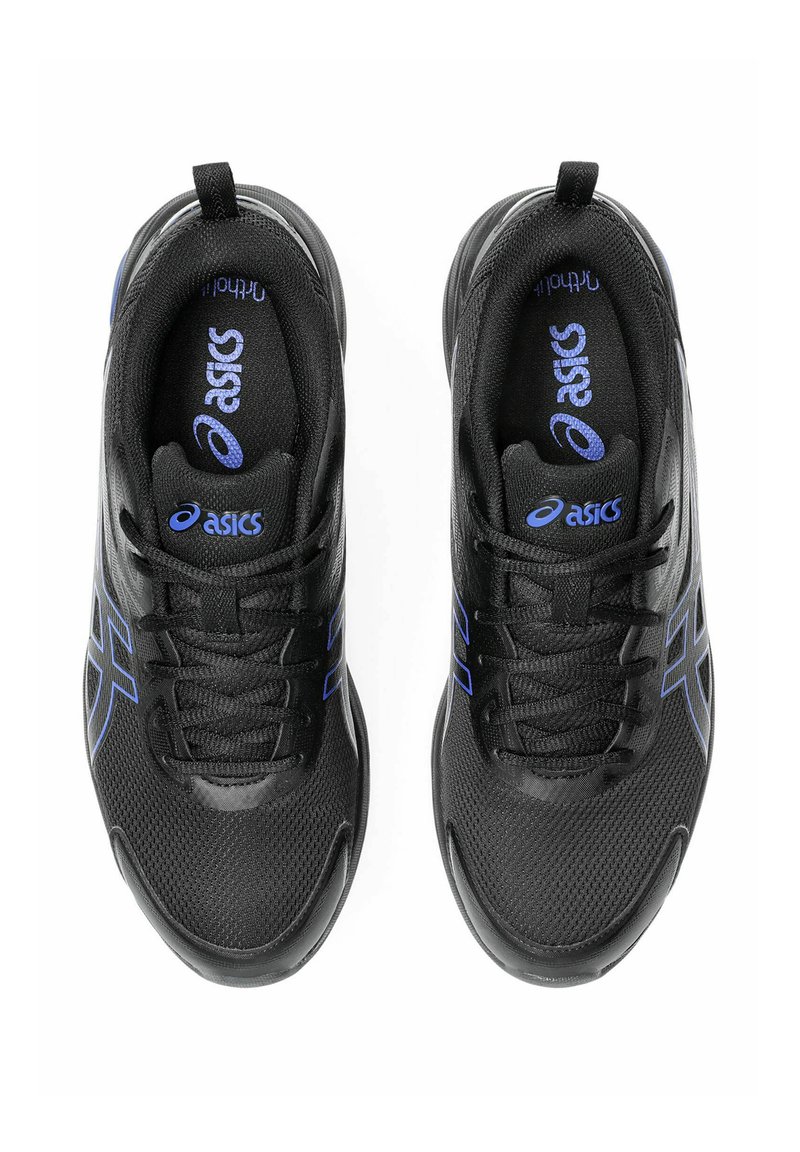 Schwarze Sportschuhe mit einem strukturierten Mesh-Obermaterial, blauen Akzenten, Schnürsenkeln und einer gepolsterten Sohle. Verfügt über das ASICS-Logo auf der Zunge.
