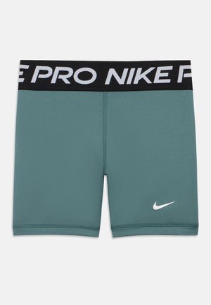 Pantaloncini compressivi Nike Pro color verde acqua con elastico in vita nero recante la scritta bianca "NIKE PRO" e logo Nike swoosh bianco sulla gamba.