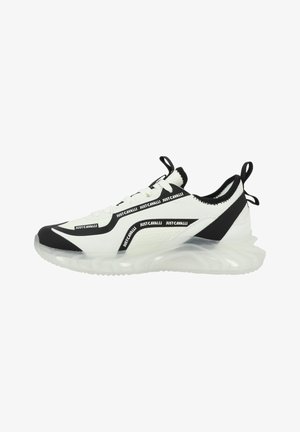 Baskets athlétiques blanches et noires avec semelle transparente et marquage « Just Cavalli » le long du côté et des lacets, avec des languettes au talon et à la languette.