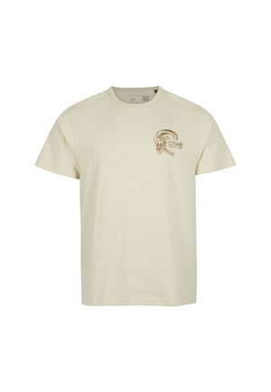Beige bomuld T-shirt med rund halsudskæring, korte ærmer og et brunt grafisk motiv på venstre bryst med tekst og logo.