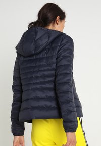 ONLY ONLTAHOE HOOD JACKET - Casaco leve - night sky