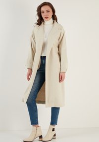 LELA LOOSE FIT - Manteau classique - mink color