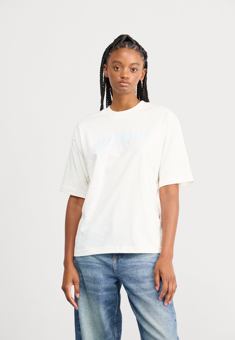 New Balance LINEAR HERITAGE TEE - Trükipildiga T-särk - sea salt
