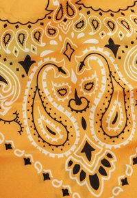 Urban Classics BANDANA UNISEX 2 PACK - Ruta - black orange