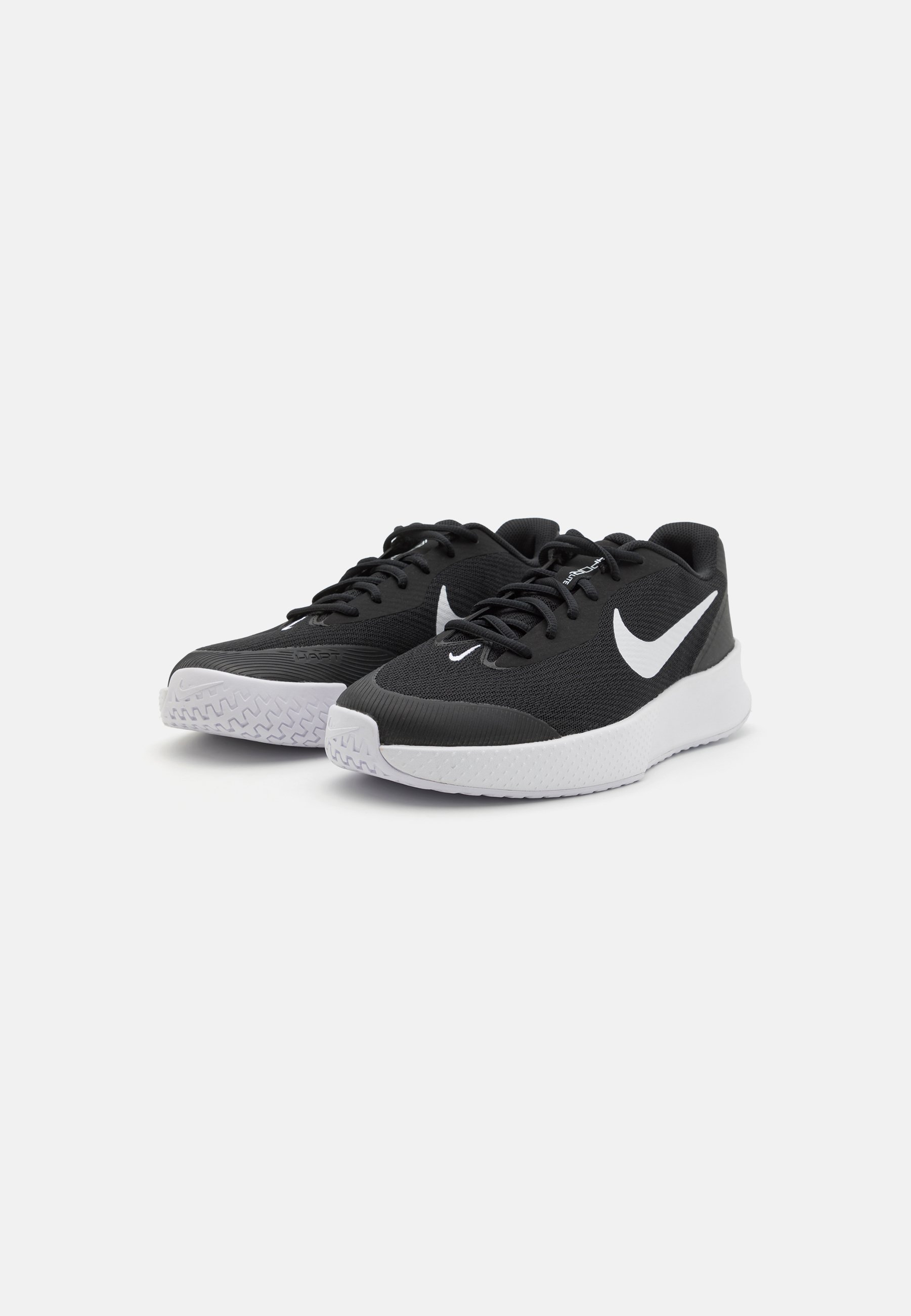 black nike tennis shoes women's