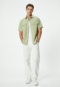 Koton SHORT SLEEVE - Skjorter - khaki