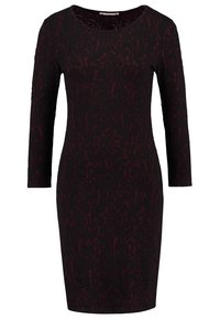 Czarna sukienka z długimi rękawami, z teksturowanym kwiatowym wzorem w burgundowym kolorze. Projekt jest dopasowany i ma okrągły dekolt.