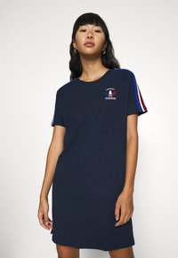 adidas Originals STRIPES SPORTS INSPIRED REGULAR DRESS - Obleka iz džersija - collegiate navy
