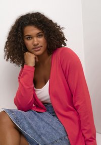 Kaffe Curve FARSIA - Chaqueta de punto - cayenne