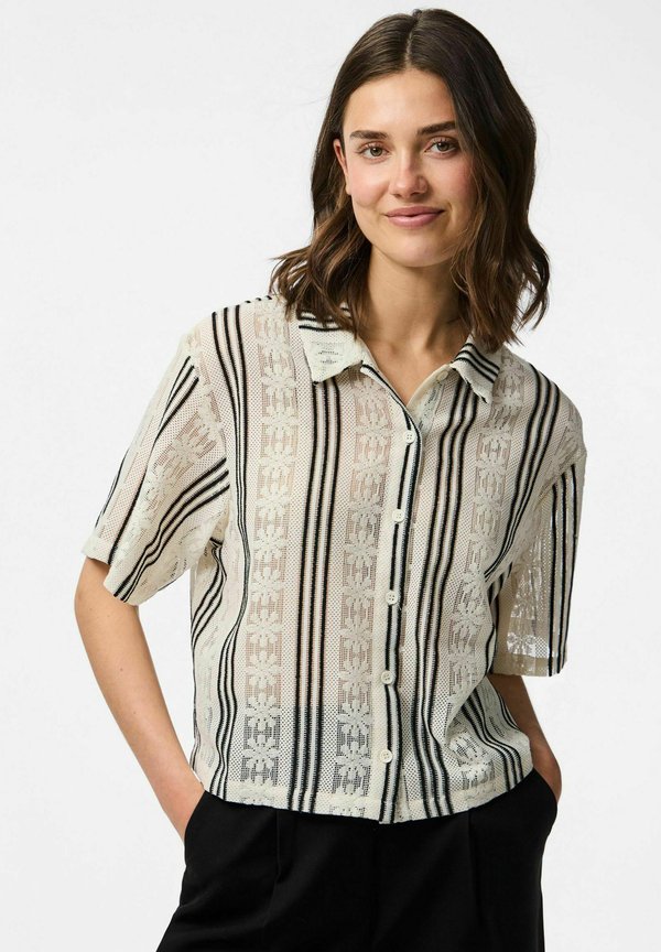 PCMALLORY SPITZEN DETAIL - Hemdbluse - cloud dancer