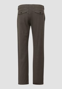 Bruine gestreepte broek met een rechte snit, twee achterzakken met knoopsluitingen en een gladde textuur.