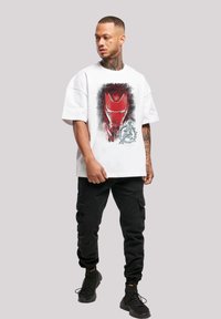 F4NT4STIC MARVEL AVENGERS ENDGAME IRON MAN BRUSHED - T-shirts med print - white
