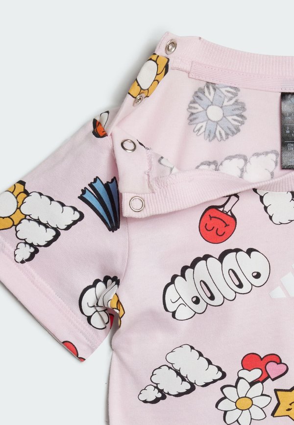 SEASONAL ESSENTIALS FUN ALLOVER PRINTED KIDS - Tracksuit2