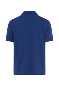 Polo à manches courtes bleu marine en tissu doux, avec un col et un dos uni sans logos ni motifs.