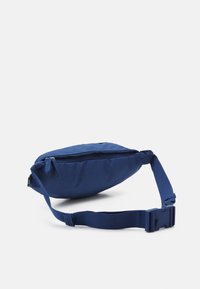 Nike Sportswear HERITAGE WAISTPACK UNISEX - Bolsa de cintura - mystic navy/mystic navy/(laser blue)