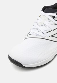 New Balance MINIMUS TR  - Tenisice za trening - white