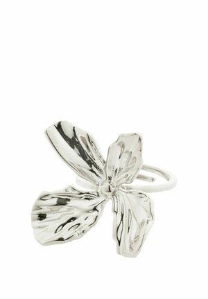 Anillo de plata con diseño floral, pétalos detallados, acabado pulido, banda redonda y estilo abierto para ajuste de tamaño.