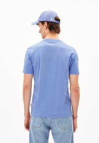 ARMEDANGELS JAAMES - T-shirt basic - blue bloom