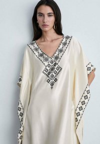 Mango Maxikjoler - off-white