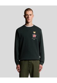 Dunkelgrüner Sweatshirt mit Rundhalsausschnitt und langen Ärmeln. Verfügt über einen bedruckten Krone, eine Rose und ein Textlogo auf der Brust. Glatte Textur.
